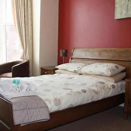 The Strand Lodge Blackpool Room photo